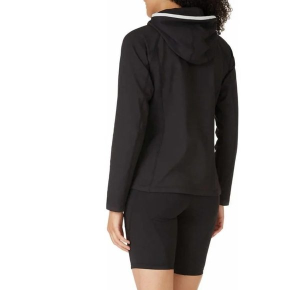 ⭐️ Firm Price ⭐️ New with tags Fila Training Hoodie Large - Picture 3 of 3